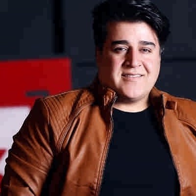 دانلود آهنگ مهدی یغمایی همین که هستی باش Mehdi Yaghmaei Hamin Ke Hasti Bash