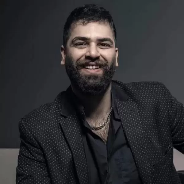 دانلود آهنگ من بیدار میشم به عشق تو سر صبح