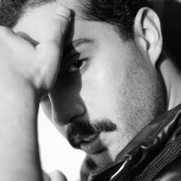 دانلود آهنگ بزار برم بشم یکی مثل خودت بد با همه