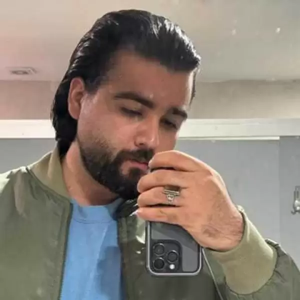 دانلود آهنگ عکسات شدن مسکن حال خرابم