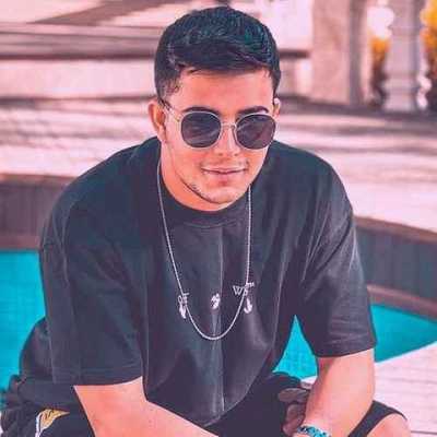 دانلود آهنگ یار قد بلندم مشکی چشم قشنگم دانلود آهنگ یار قد بلندم مشکی چشم قشنگم