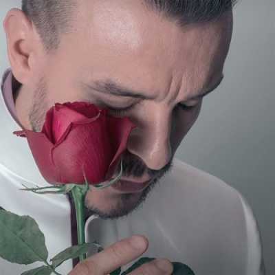دانلود آهنگ Cem Adrian Bir Gulu Sevdim دانلود آهنگ Cem Adrian Bir Gulu Sevdim